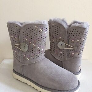 UGG Light Gray Plush Lined Boot Interior